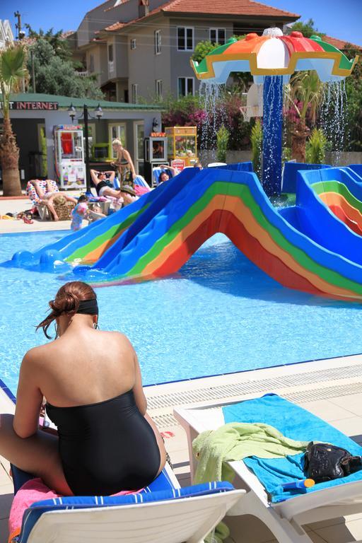 Club Alpina Hotel Мармарис Екстериор снимка