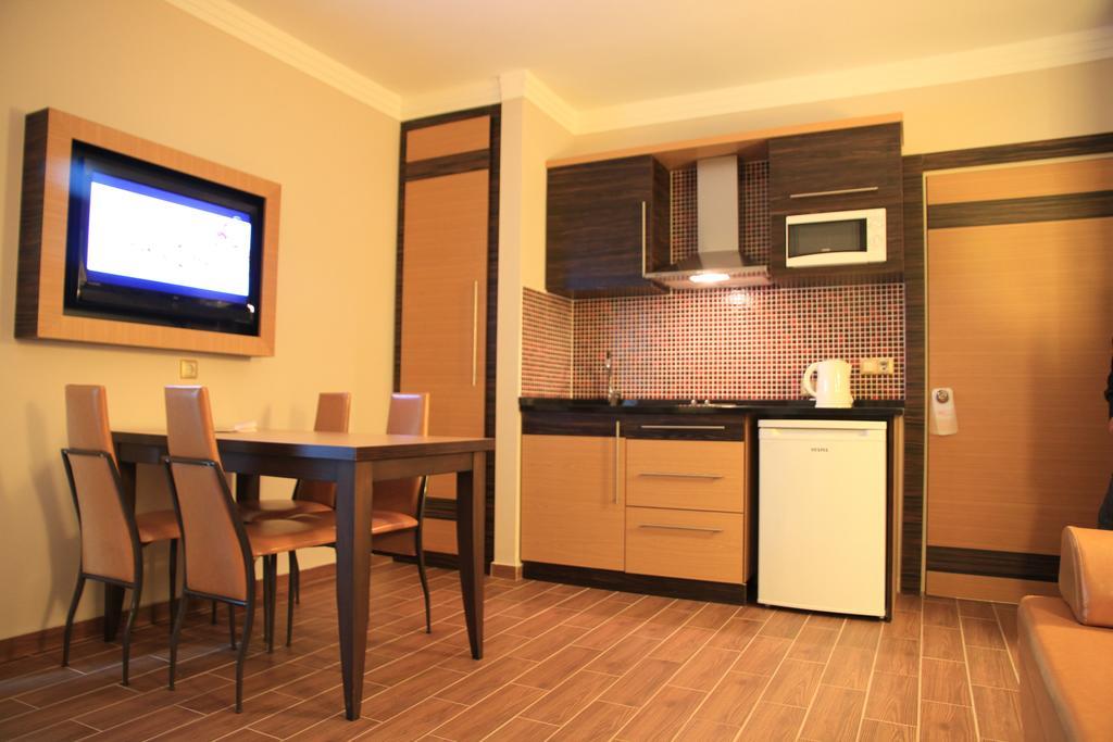 Club Alpina Hotel Мармарис Екстериор снимка