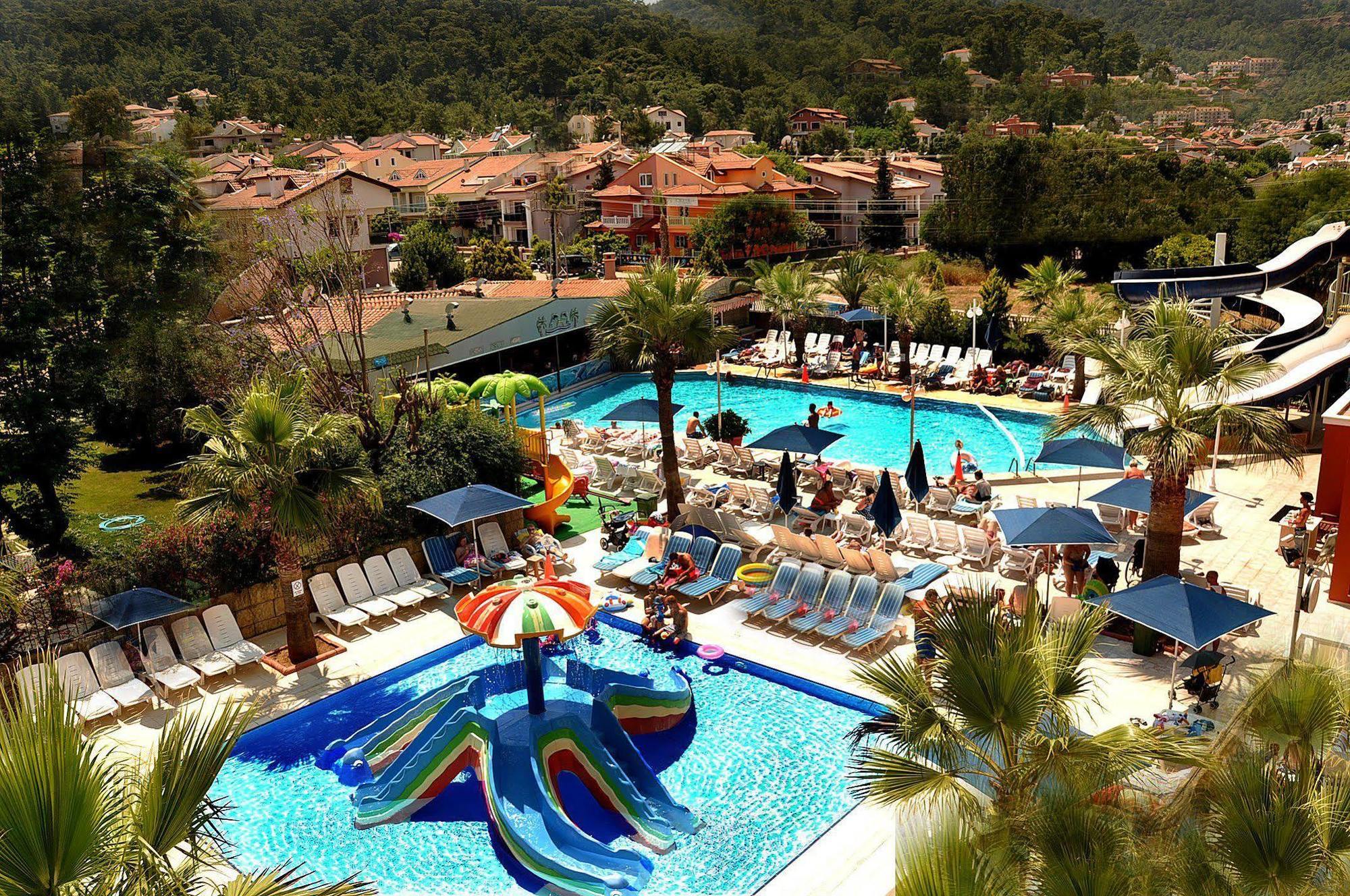 Club Alpina Hotel Мармарис Екстериор снимка