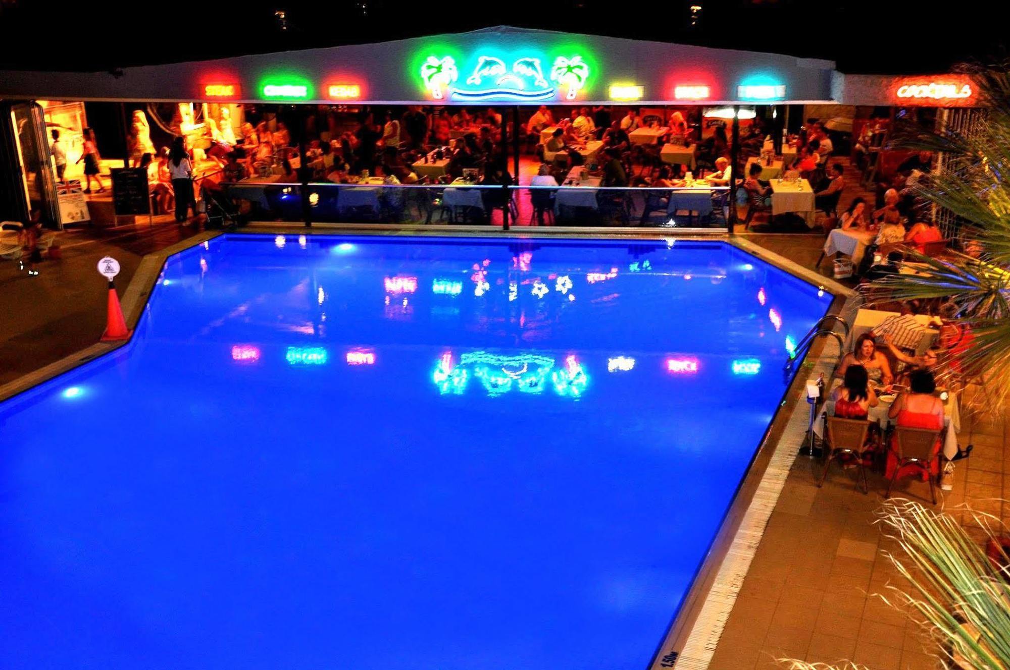 Club Alpina Hotel Мармарис Екстериор снимка