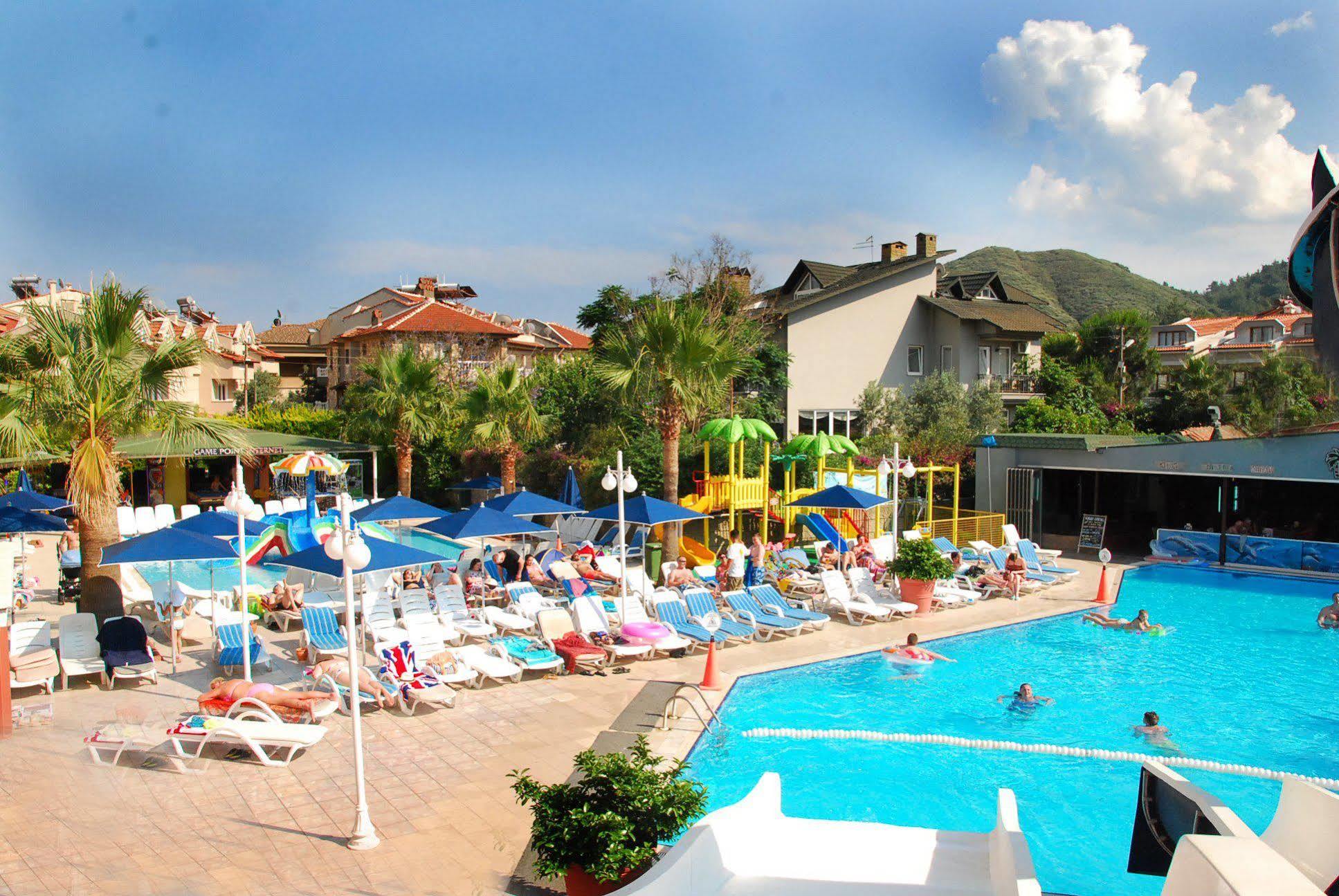 Club Alpina Hotel Мармарис Екстериор снимка