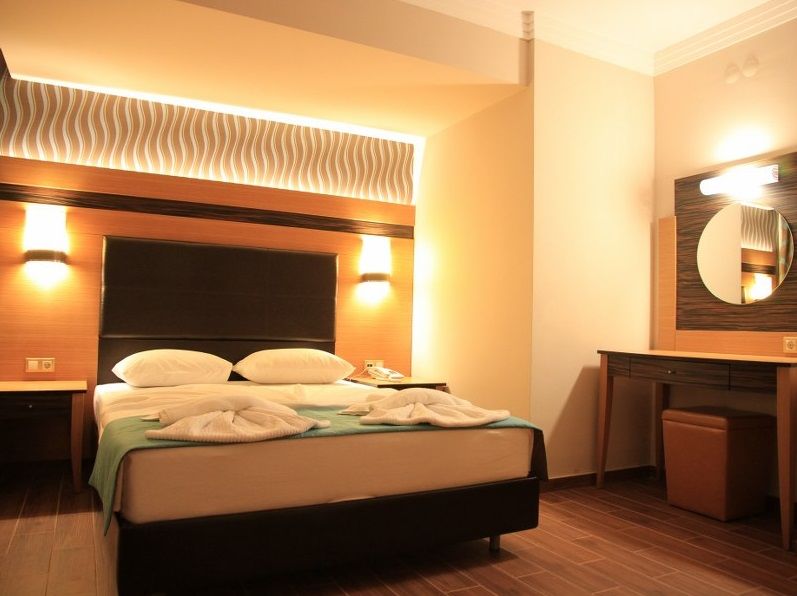 Club Alpina Hotel Мармарис Екстериор снимка