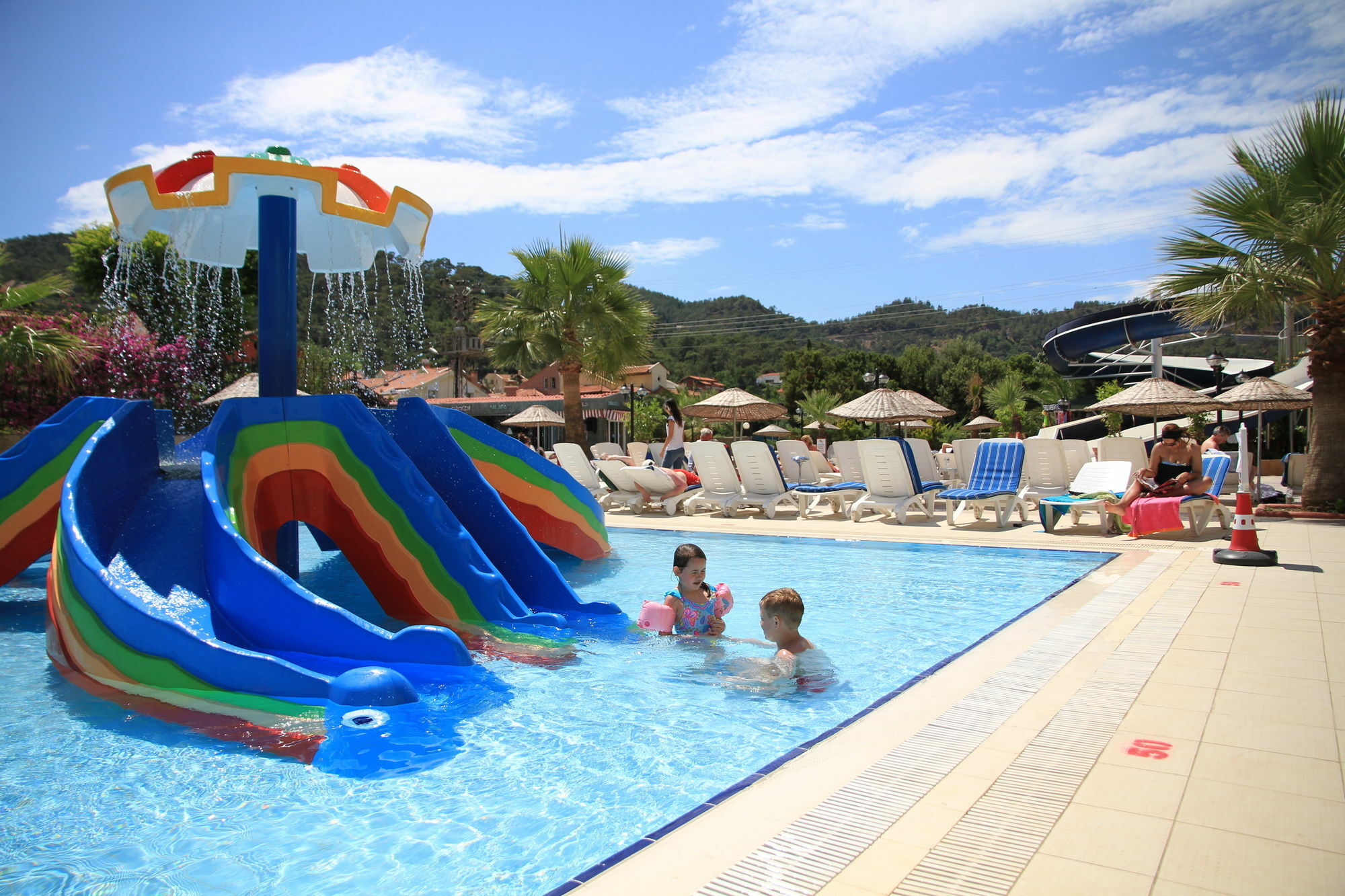 Club Alpina Hotel Мармарис Екстериор снимка